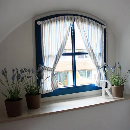 Komfortables Reetdachferienhaus Hasel 1 בית נופש